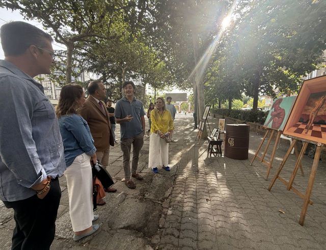 El Paseo del Arte ‘Miguel del Olmo’ saca a la calle el “gran trabajo creativo” de pintores y artistas talaveranos
