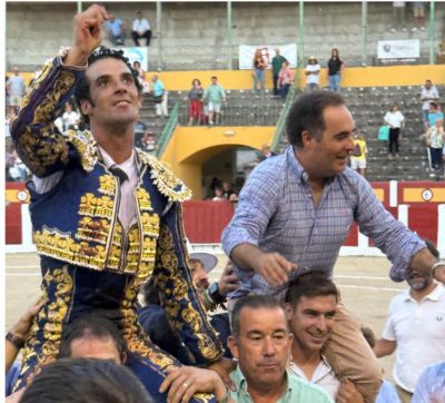 Morenito abre la puerta grande en Talavera con su encerrona de Peñajara