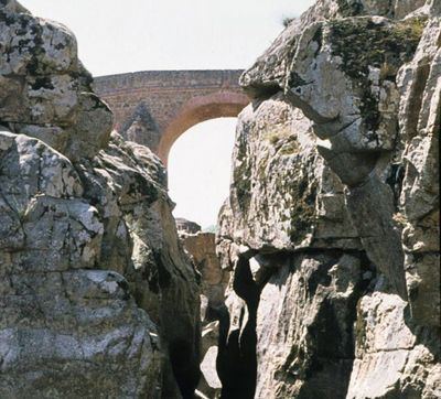 Denuncian la instalación "ilegal" de una vía ferrata y tirolinas en el río Pusa (Toledo)