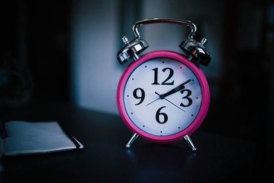 Esta noche comienza el horario de invierno: a las 03:00 serán las 02:00