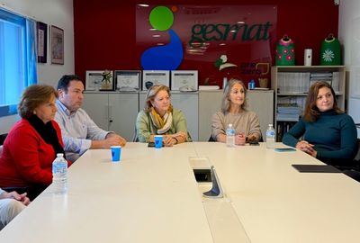 La Diputación recibe a una delegación del Estado de California interesada en el modelo de gestión y tratamiento de residuos de la provincia