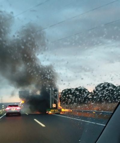 Un camión incendiado provoca retenciones en la A-5 dirección Madrid, a la altura de Maqueda