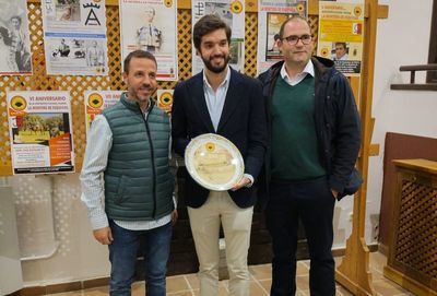 El libro “Bravo Toledano” ha sido presentado en el “X Aniversario” de la Asociación Cultural Taurina “La Montera”