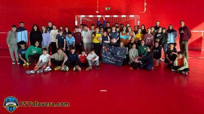 Aula Futsal reanuda su recorrido haciendo parada en el IES Padre Juan de Mariana