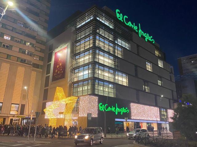 Alumbrado de Navidad en El Corte Inglés de Talavera | Imagen de archivo