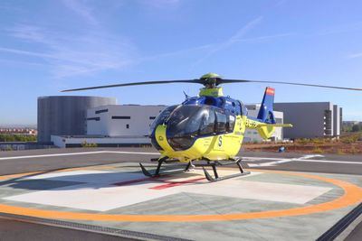 Herido un trabajador tras caer del tejado de una nave a diez metros de altura en Ocaña