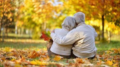 CLM lanza la nueva edición de ‘Navidad en compañía. Ningún mayor solo’