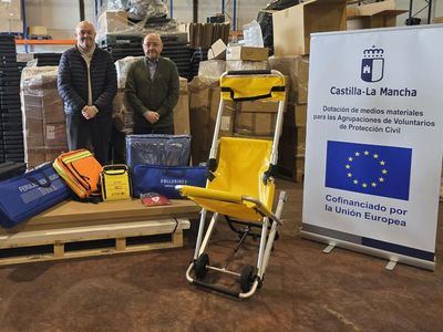 Castilla-La Mancha distribuye lotes de material de emergencias a 39 agrupaciones de Protección Civil de la región
