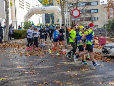 Cientos de atletas se ponen en la piel de las personas ciegas en la ‘Carrera de la Ilusión’ de Toledo