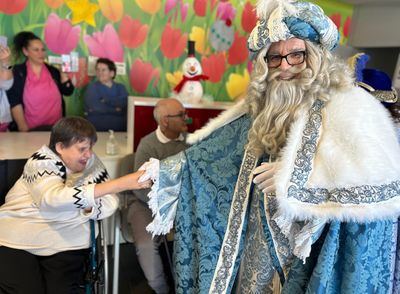Los Reyes Magos llevan ilusión a hospitales y centros asistenciales de Talavera