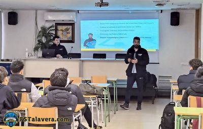 El Fútbol Sala Talavera da una charla de Preparación Física a los alumnos del IES Padre Juan de Mariana