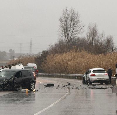 Un accidente de tráfico en la carretera de San Román provoca el corte de la vía