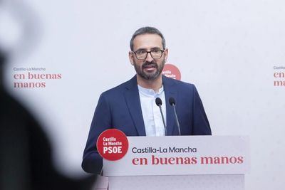 Gutiérrez reta a los alcaldes del PP "a bajar impuestos en vivienda como hará Page"
