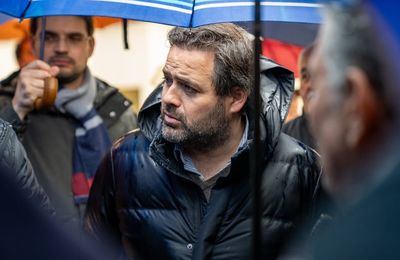 Indignación en Entretorres: vecinos recriminan a Paco Núñez su visita política