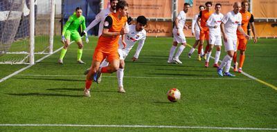 El CD Cazalegas EB y CD Huracán de Balazote firman tablas en la Ciudad Deportiva