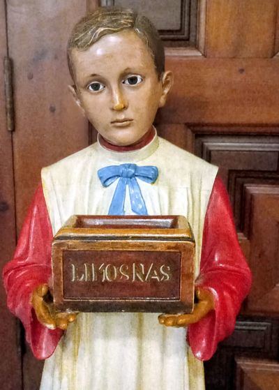 El monaguillo limosnero, una imagen singular de la Basílica del Prado