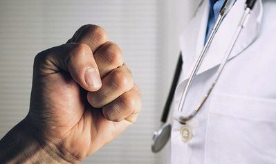 Un agresor reincidente ataca a una médica y una enfermera en un centro de salud de Toledo