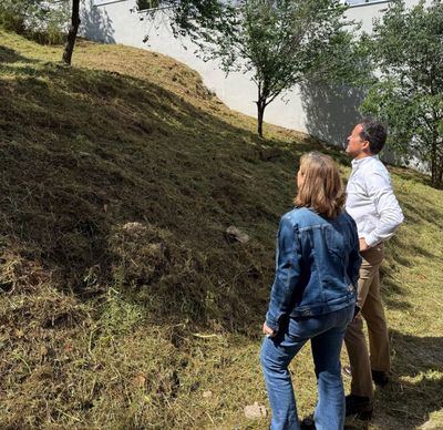Toledo refuerza las labores de desbroce en toda la ciudad para prevenir incendios