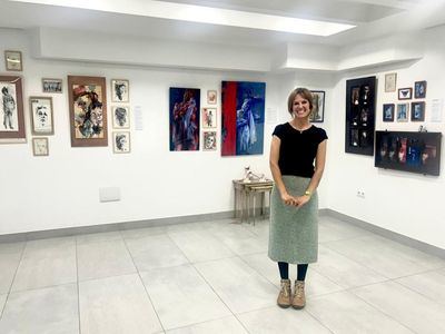 Clara Deguines presenta en Talavera “Autorretrato en cuatro tiempos. Crónica de una metamorfosis”