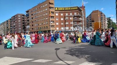 El desfile de San Isidro vuelve a convertir a Talavera en escaparate de su tradición agrícola y ganadera