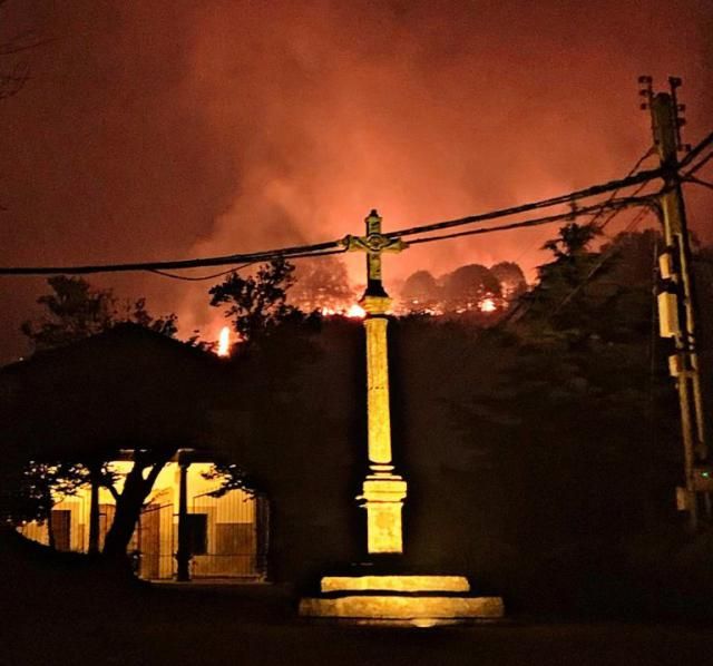 INCENDIOS EXTREMADURA | Noche angustiosa. El fuego avanza en La Vera y se declara otro en Las Hurdes