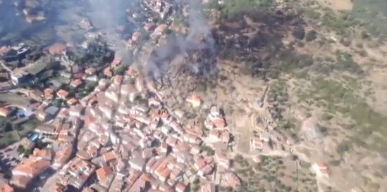 Luchan contra el fuego en El Real de San Vicente