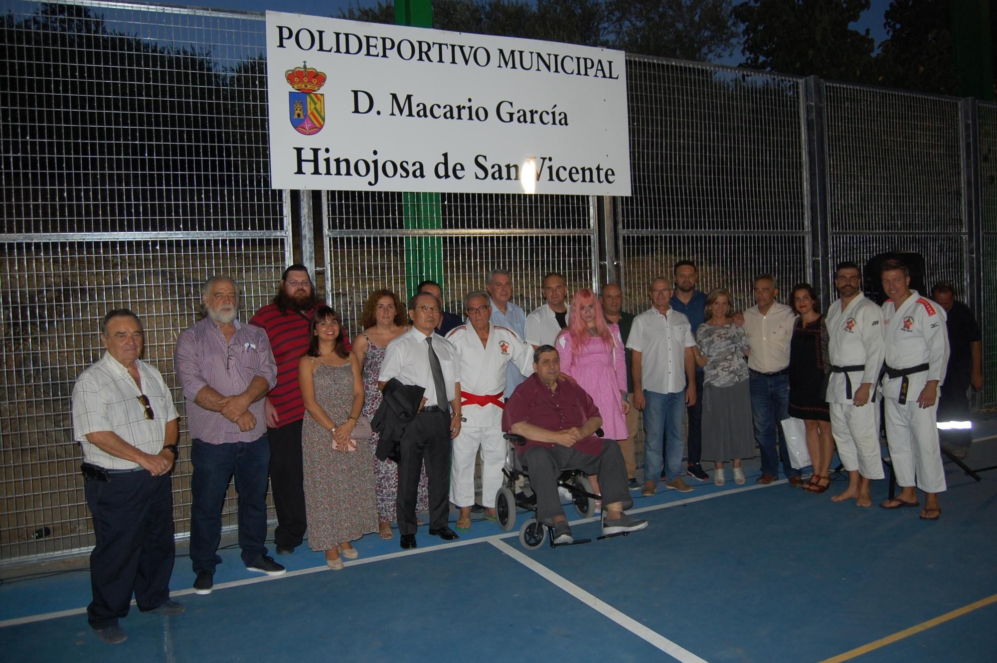 El polideportivo de Hinojosa ya lleva el nombre de Macario García