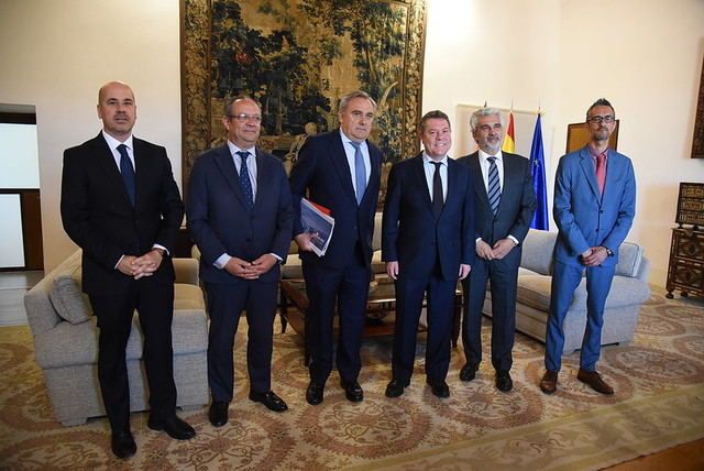 García-Page reunido con los máximos responsables del grupo financiero promotor 