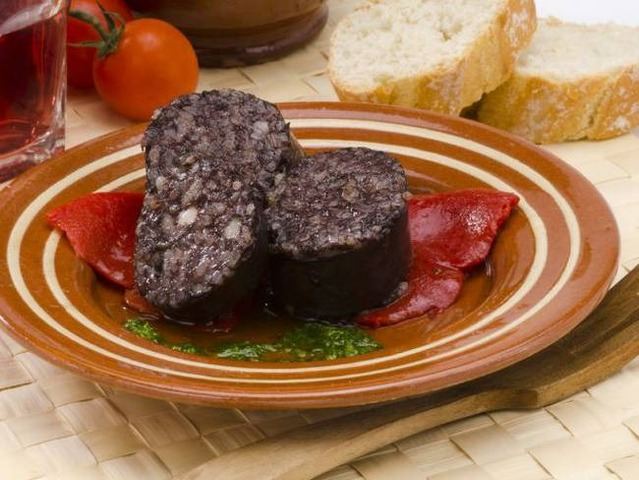 Alerta sanitaria: retiran del mercado unas habas y una morcilla de arroz