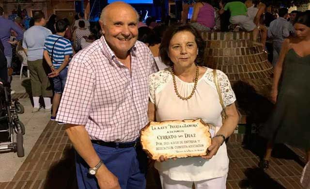 La Asociación de Vecinos 'Puerta de Zamora' premia a la familia Cerrato-Díaz