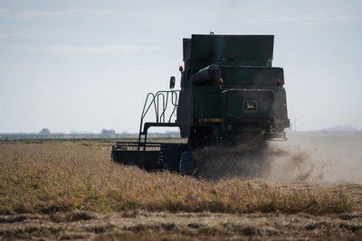 Entra en vigor el nuevo protocolo que permite trabajar el campo en días de riesgo alto de incendio