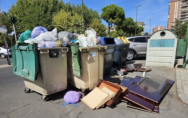 “Talavera no aguanta más suciedad”: el PSOE estalla por el retraso del contrato de limpieza