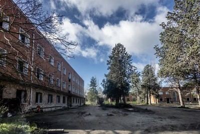 Almeida blinda la vivienda pública y 'desbloquea' la Operación Campamento