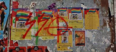 Pintadas nazis en los carteles del Orgullo de Talavera
