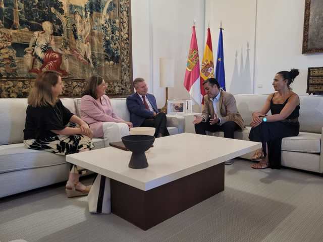 CCOO se reúne con García-Page para trazar el nuevo curso político de la región