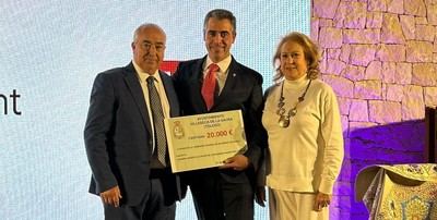 Villaseca de la Sagra entrega en Algemesí un cheque de 20.000 euros para los damnificados por la DANA