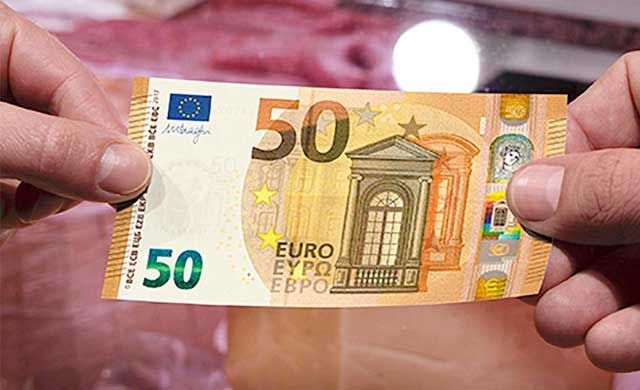 El nuevo billete de 5 euros entra en circulación el 2 de mayo