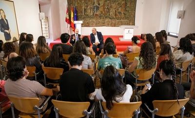 La Junta muestra a la UCLM el conjunto de medidas contra la despoblación
