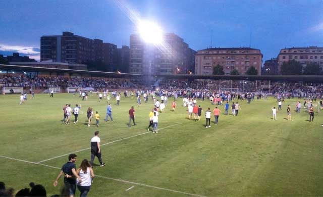 Así celebraron los aficionados el ascenso del CF Talavera (VÍDEO)