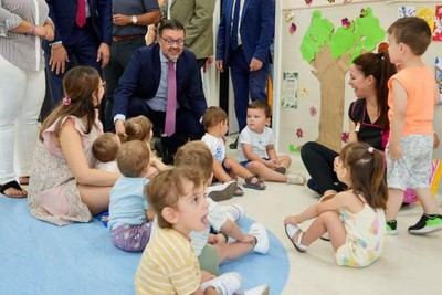 Gratuidad en la educación infantil para niños de 2-3 años en localidades pequeñas de Castilla-La Mancha