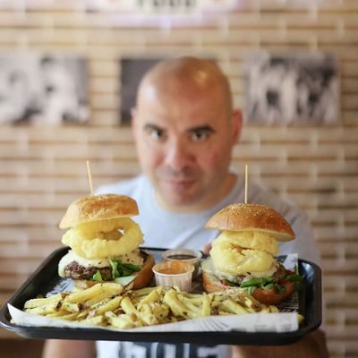 Empieza el Campeonato de España de hamburguesa con el cocinero David Gibello de jurado