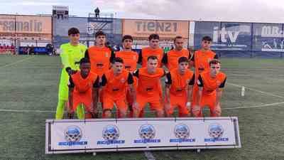 El CD Cazalegas lo intenta, pero no puede con el líder de la categoría