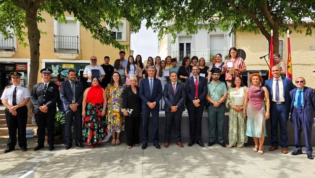 Ugena entrega sus Medallas del Pueblo a quienes “cuidan y educan con alma”