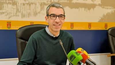 El PSOE critica la falta de coordinación entre PP y Vox en el último Pleno