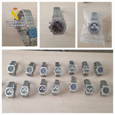 Cómo la Guardia Civil atrapó a un vecino con 40 relojes de alta gama falsos