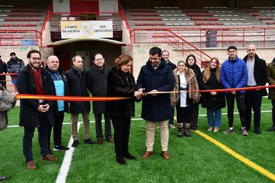 Revolución deportiva en Torrijos. El nuevo césped artificial promete cambiar la experiencia del fútbol base para más de 300 jóvenes