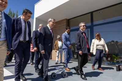 García-Page inaugura en Velada la nueva Escuela Infantil para niños de 0 a 3 años