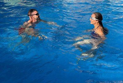 Sol, piscina y playa: así puedes proteger tus ojos este verano