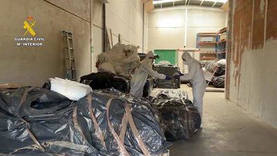 Hallan un almacén clandestino con más de 50 toneladas de residuos con amianto en La Sagra