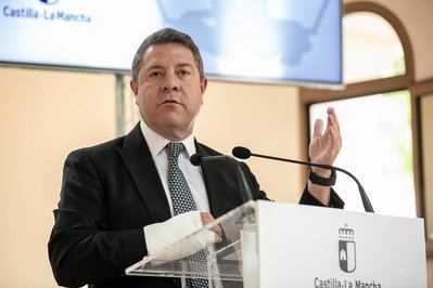 Page es operado de una rotura en su muñeca derecha